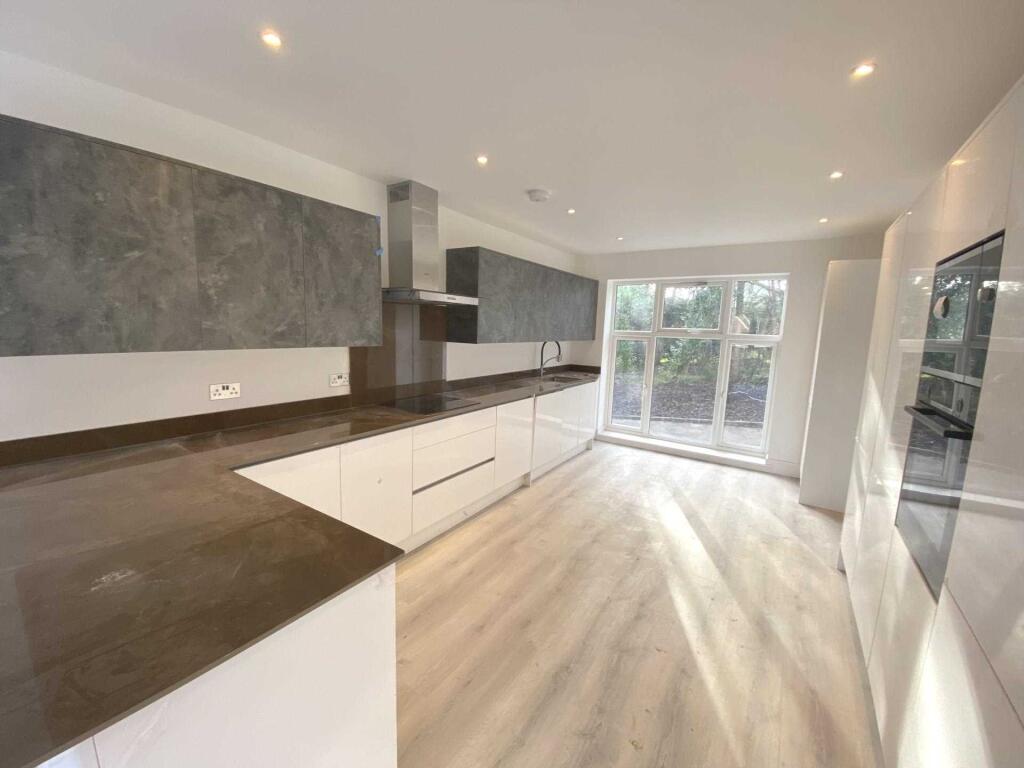 House in Enfield - View 5