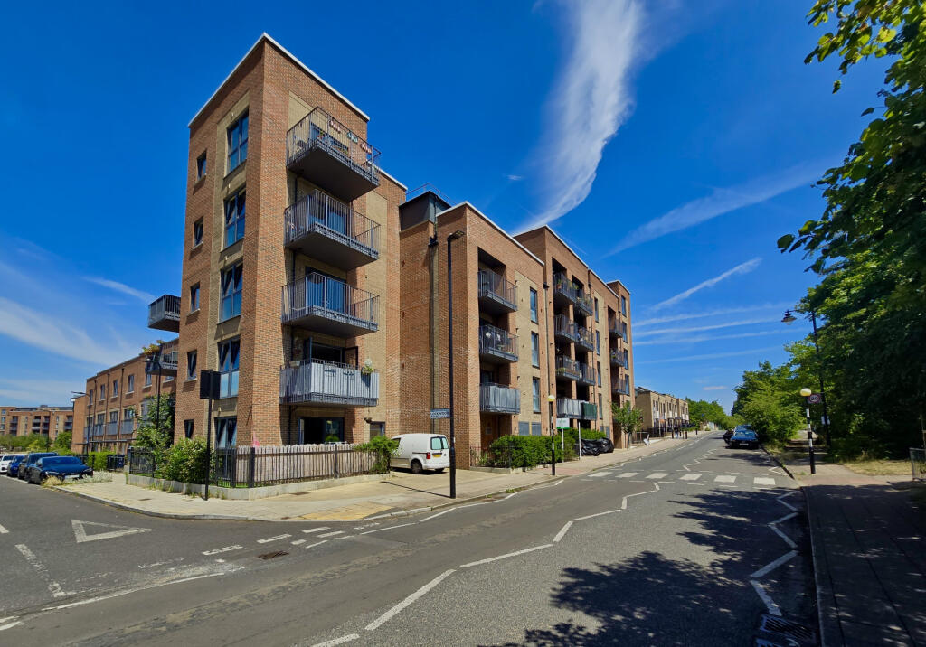 2-bed flat on Havelock Road,  Southall, UB2, £380,000