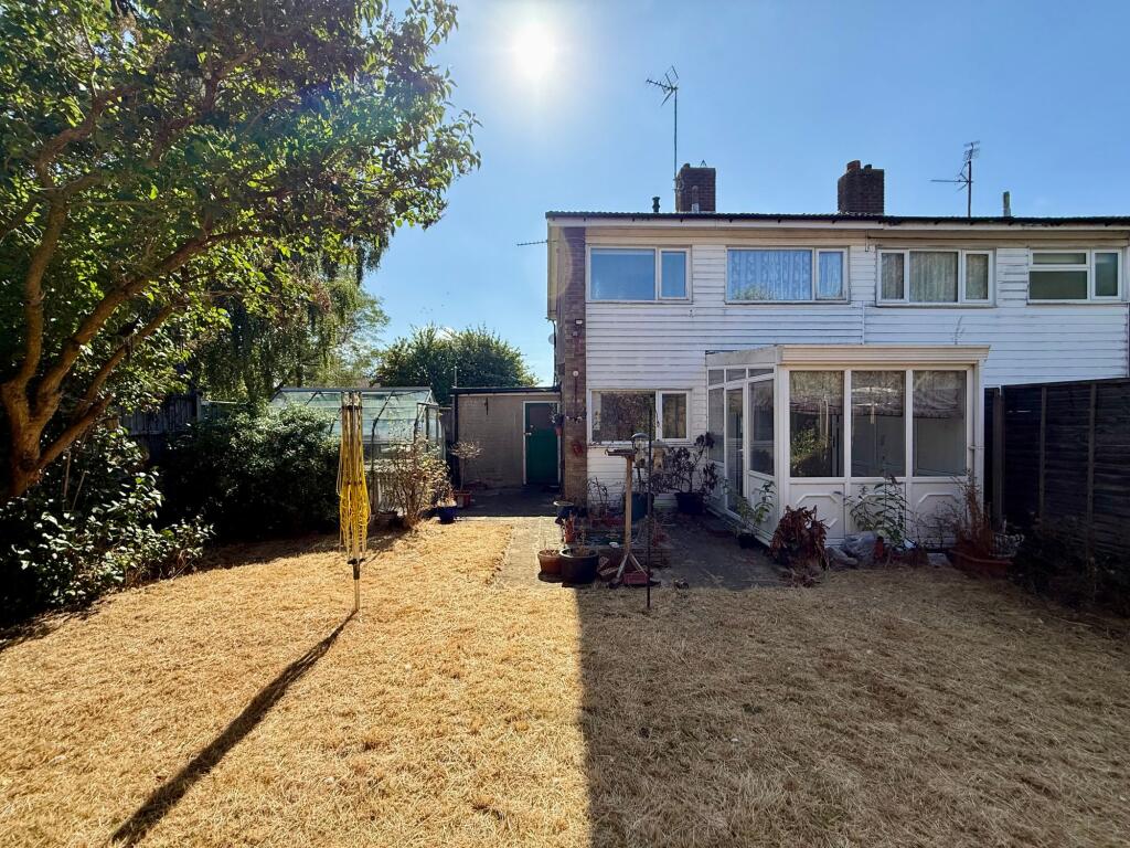 House in Toddington, Central Bedfordshire - View 4