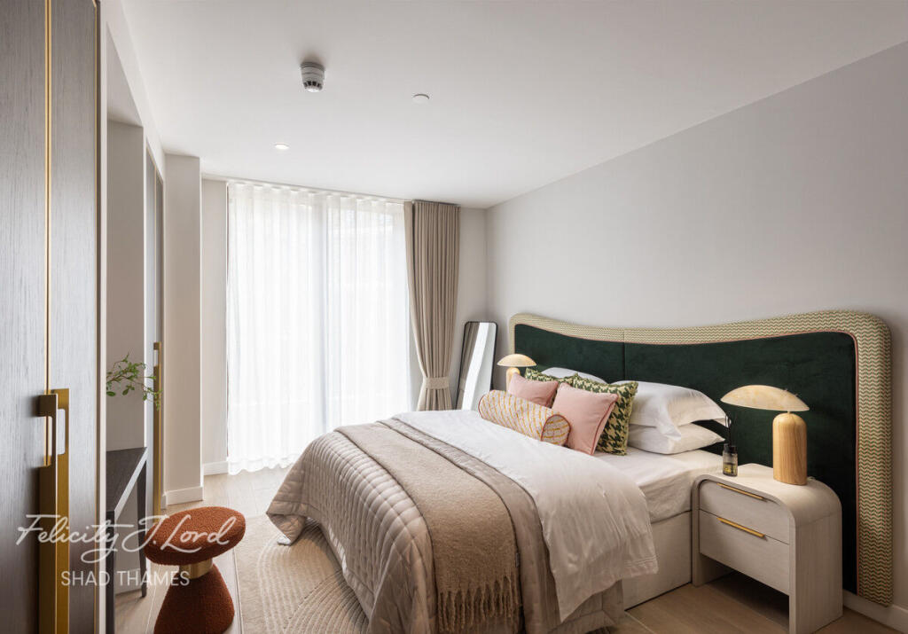 2-bed flat on Triptych Bankside, London, SE1, £2,745,000