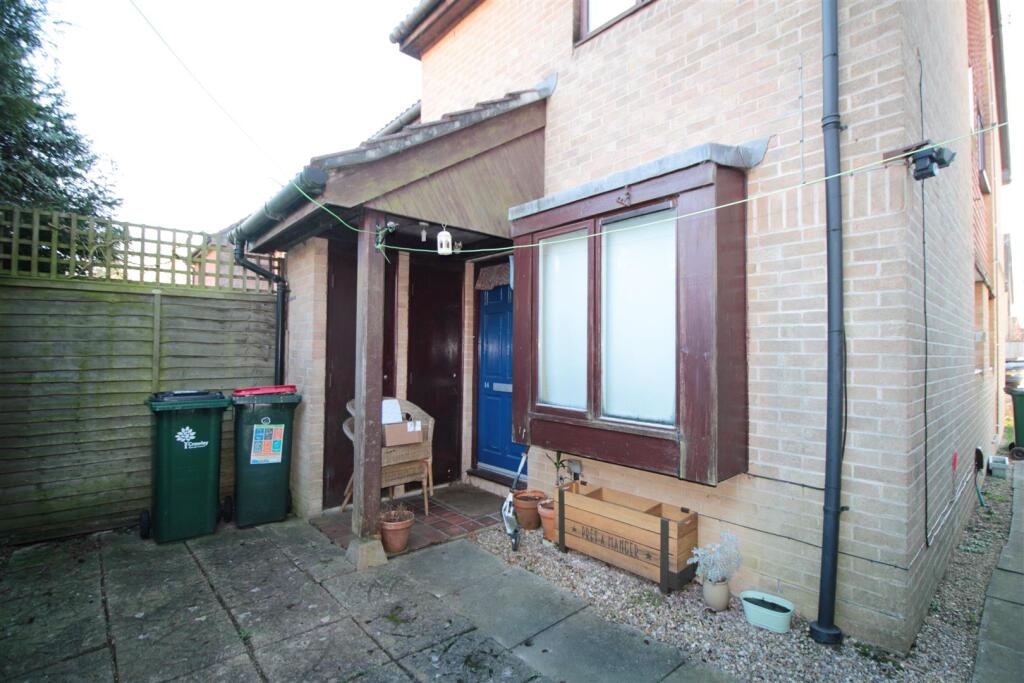 House in Crawley, West Sussex - View 5