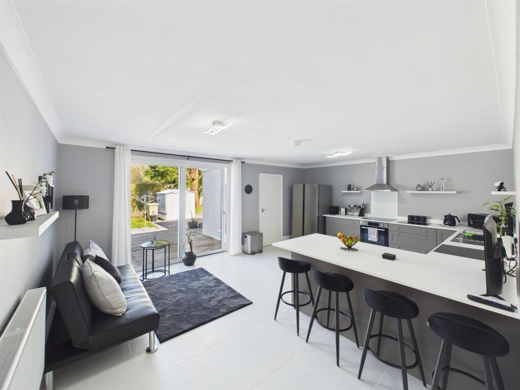 Main image of property: Heol Llanelli, Trimsaran, Kidwelly