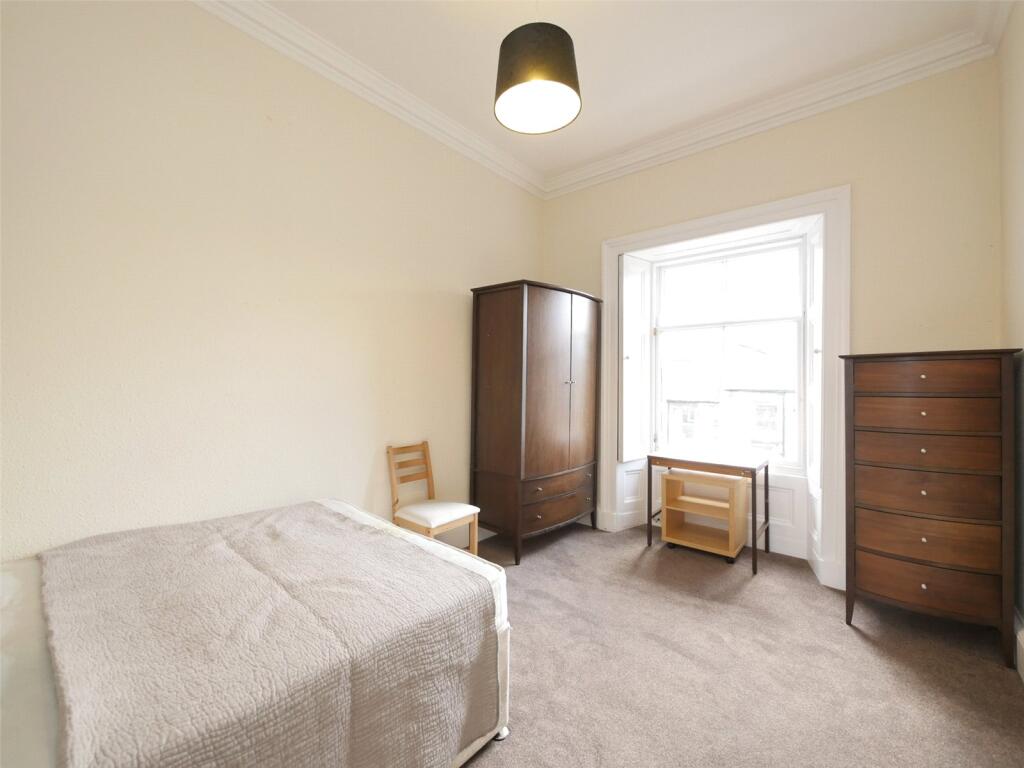 5 bedroom flat for rent