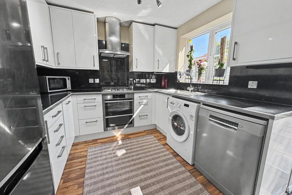 Verwood photo 4