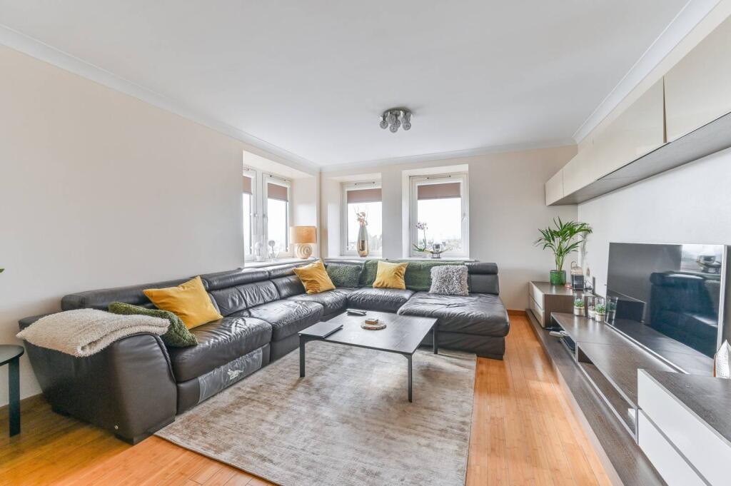 Main image of property: London Road, Norbury, London, SW16