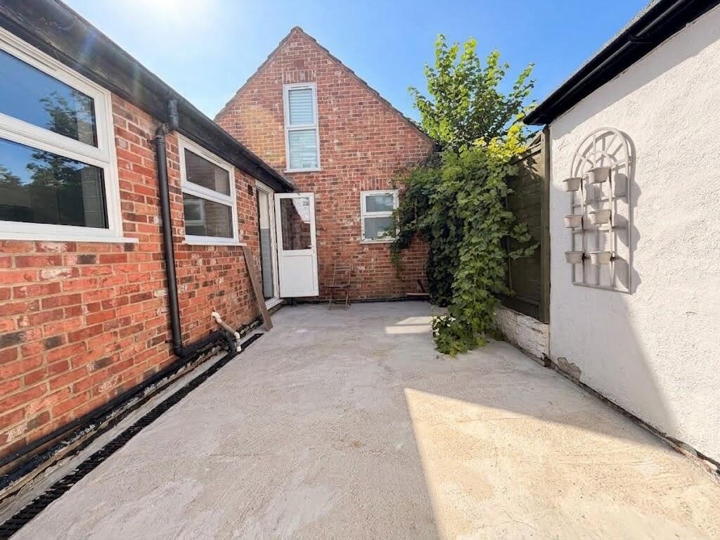 House in London - View 5
