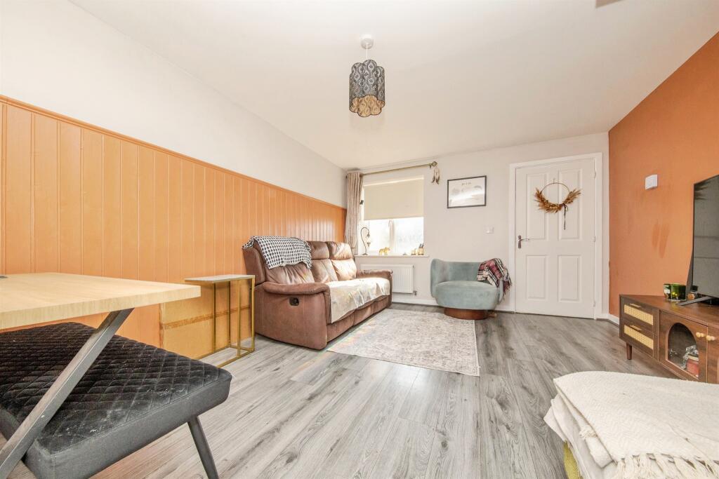 House in Mid Suffolk, Great Blakenham - View 2