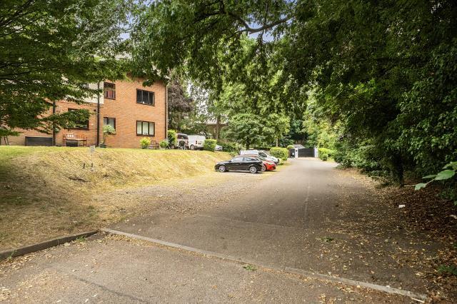 Apartment in Speen - View 5