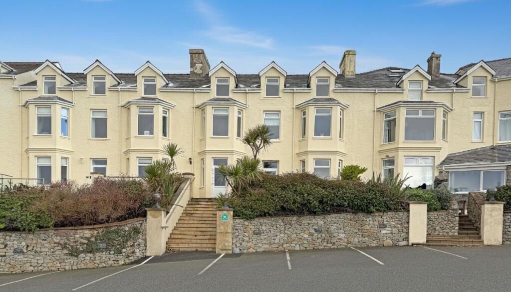 2-bed apartment on Lon Y Don, Trearddur Bay, Isle of Anglesey, LL65, £195,000