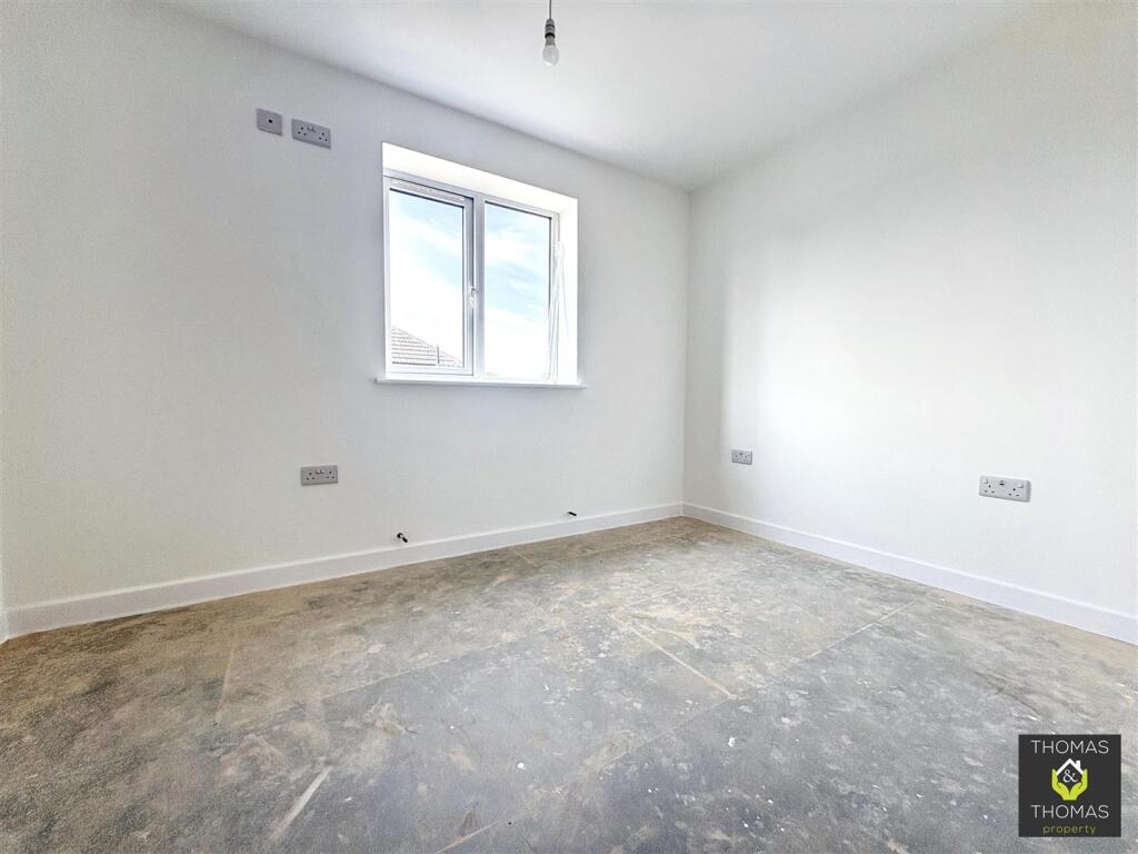 House in Gloucester - View 2
