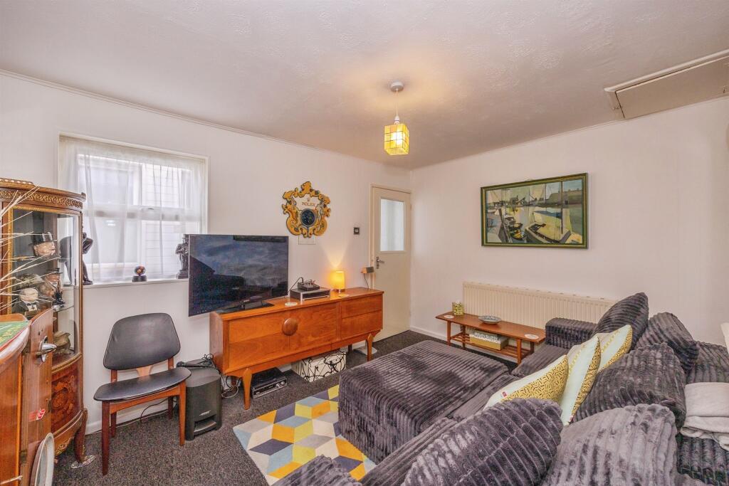 House in Portsmouth - View 3