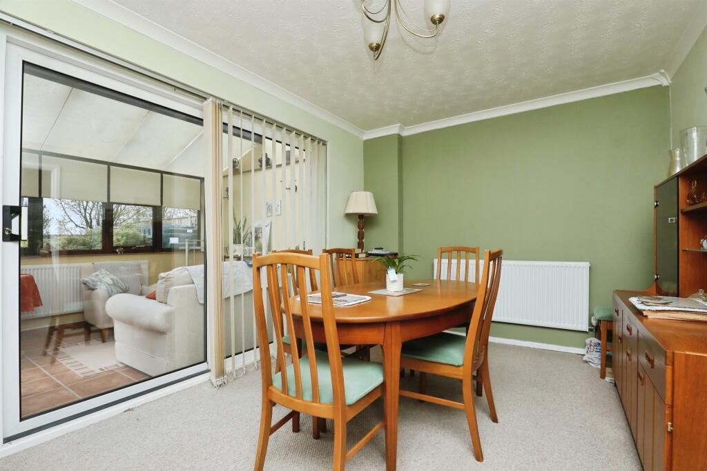 Lime Tree Crescent, Little Fransham, Dereham photo 3