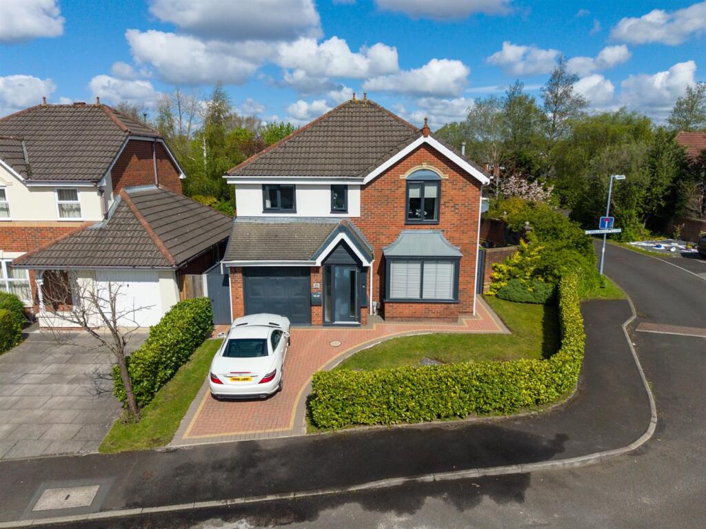Main image of property: 21, Reedley Drive, Worsley, Salford, M28 7XR