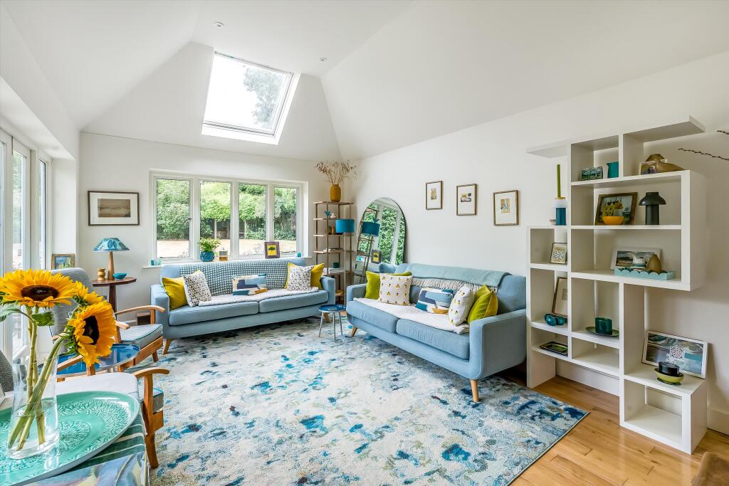 House in Guildford, Surrey - View 4