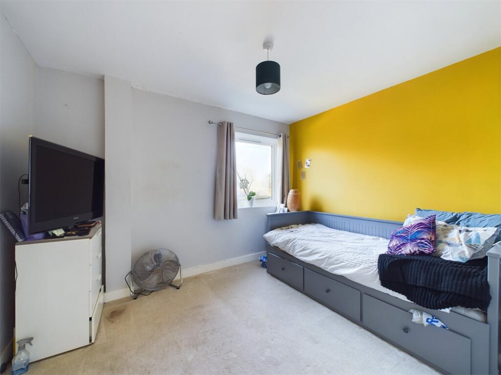 Apartment in Reading - View 5