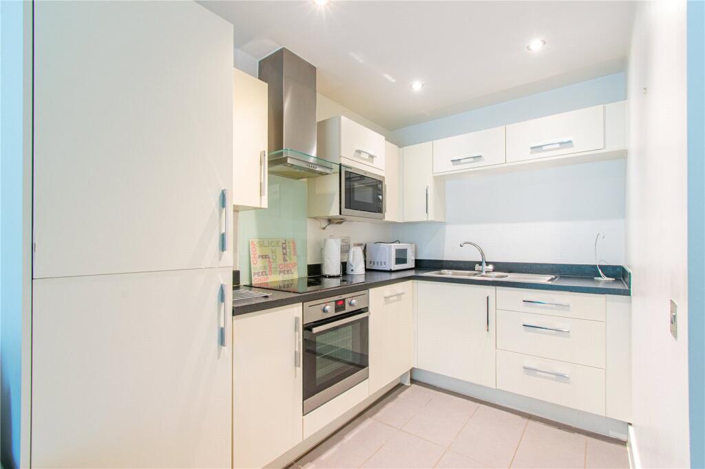 Apartment in Newbury, Speenhamland - View 3