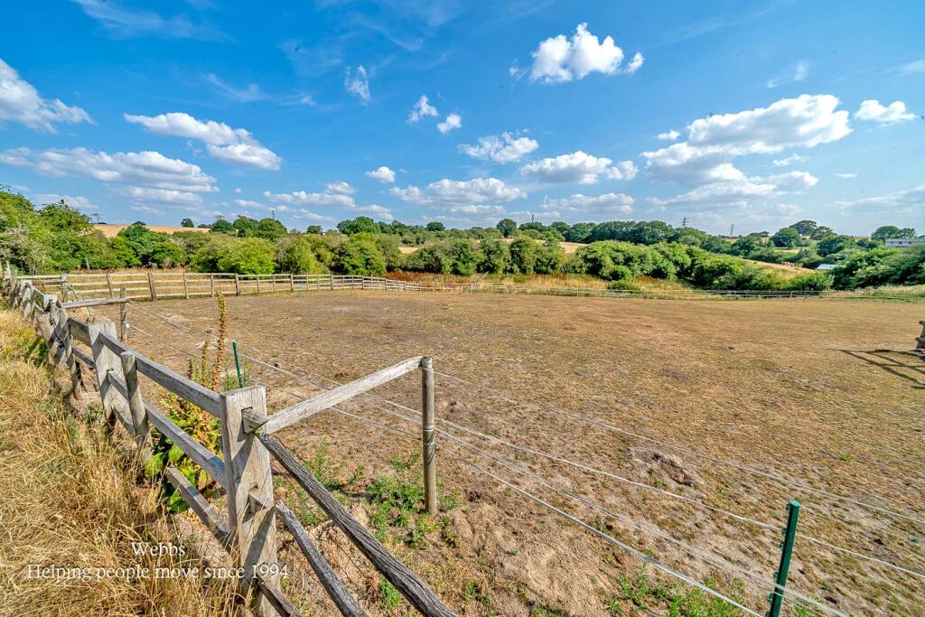 House in Tamworth, Staffordshire - View 2