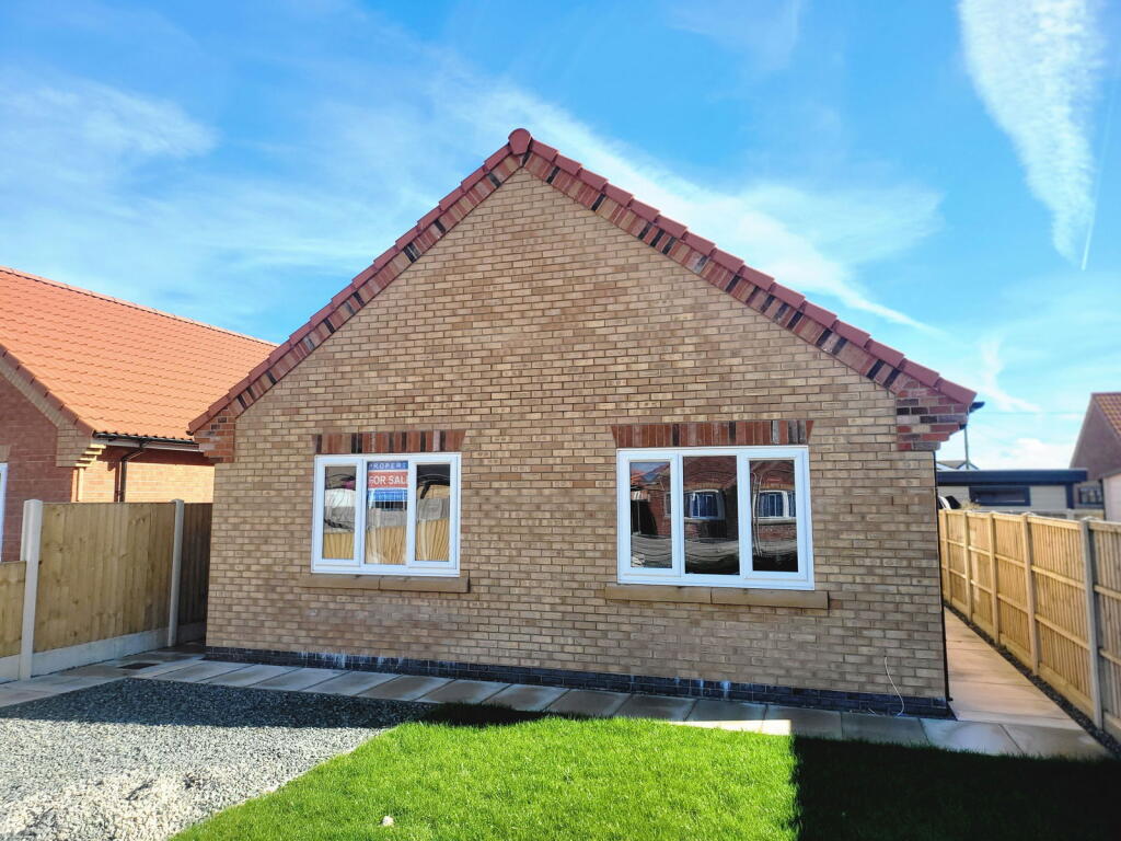 3-bed bungalow on Eric Avenue, Chapel St Leonards, PE24 5UF, £300,000