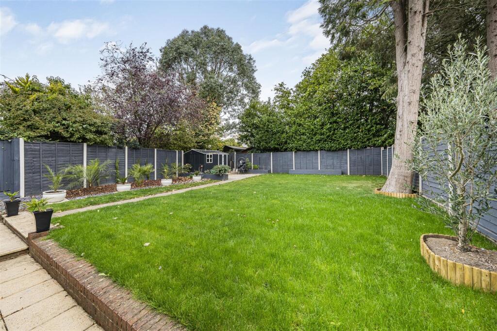 Additional image 16 of Hamilton Close, Bricket Wood, St. Albans