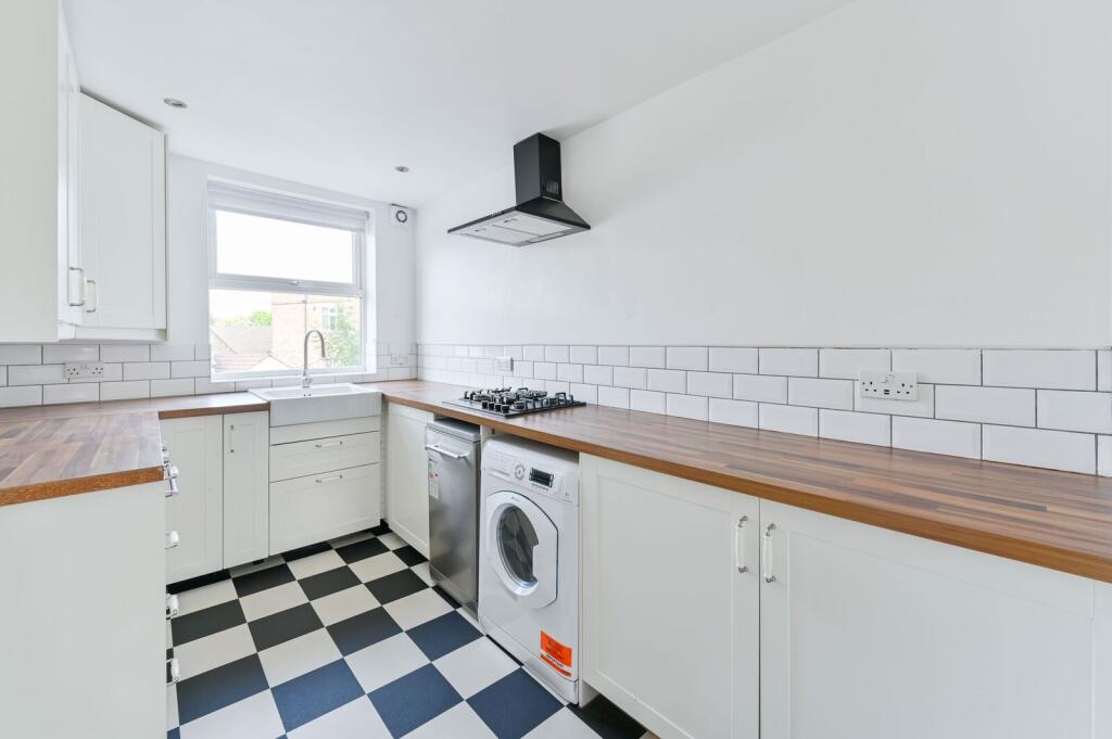 Apartment in London - View 5