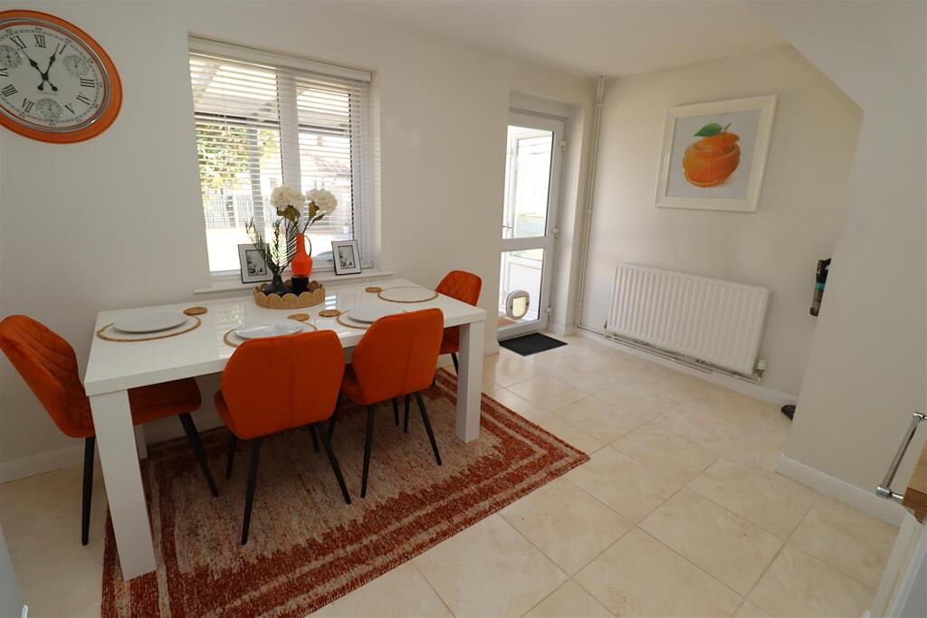 House in Gillingham, Medway - More