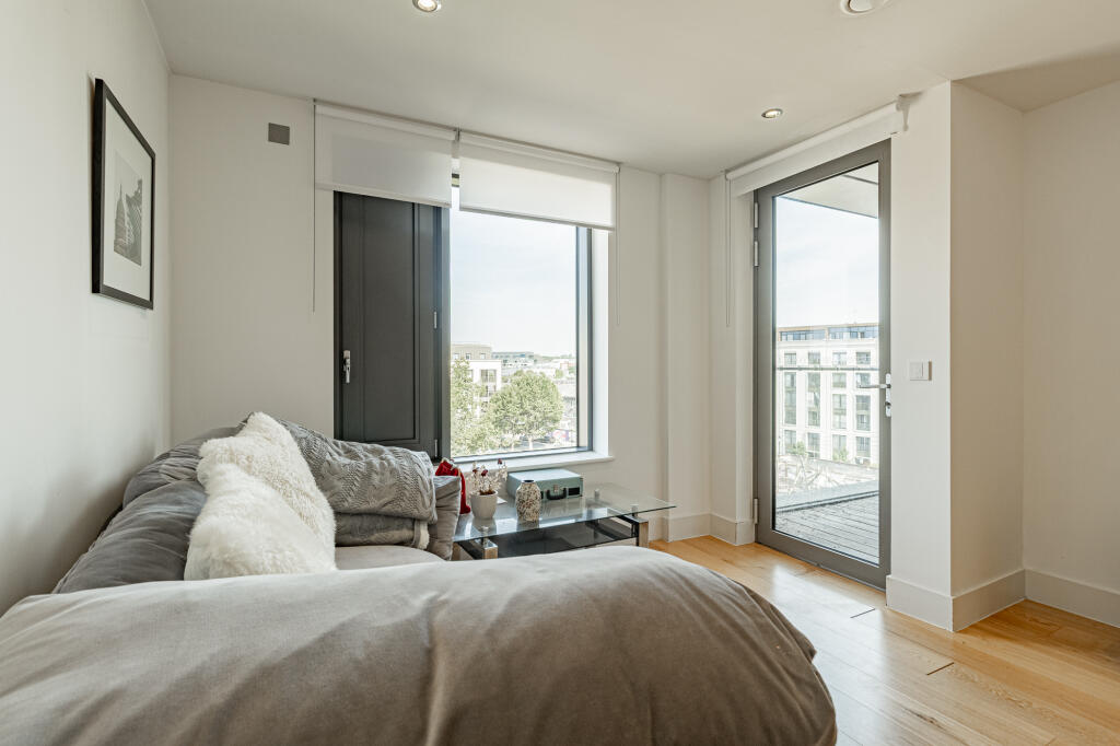Apartment in London - More