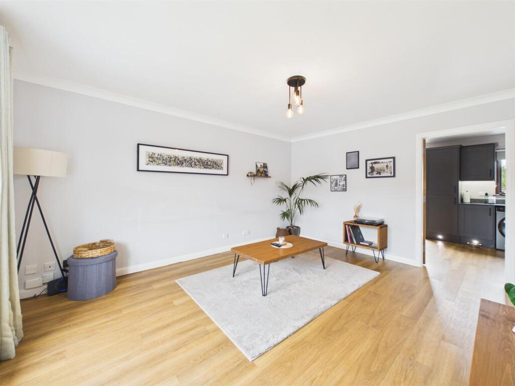 22 Simpson Place Perth, PH1 2UG - View 3