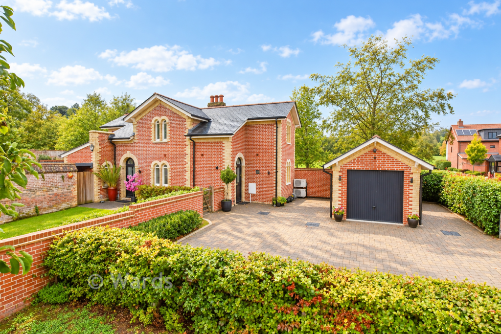 3-bed detached on Hilder Street, Leybourne, West Malling, Kent, £800,000