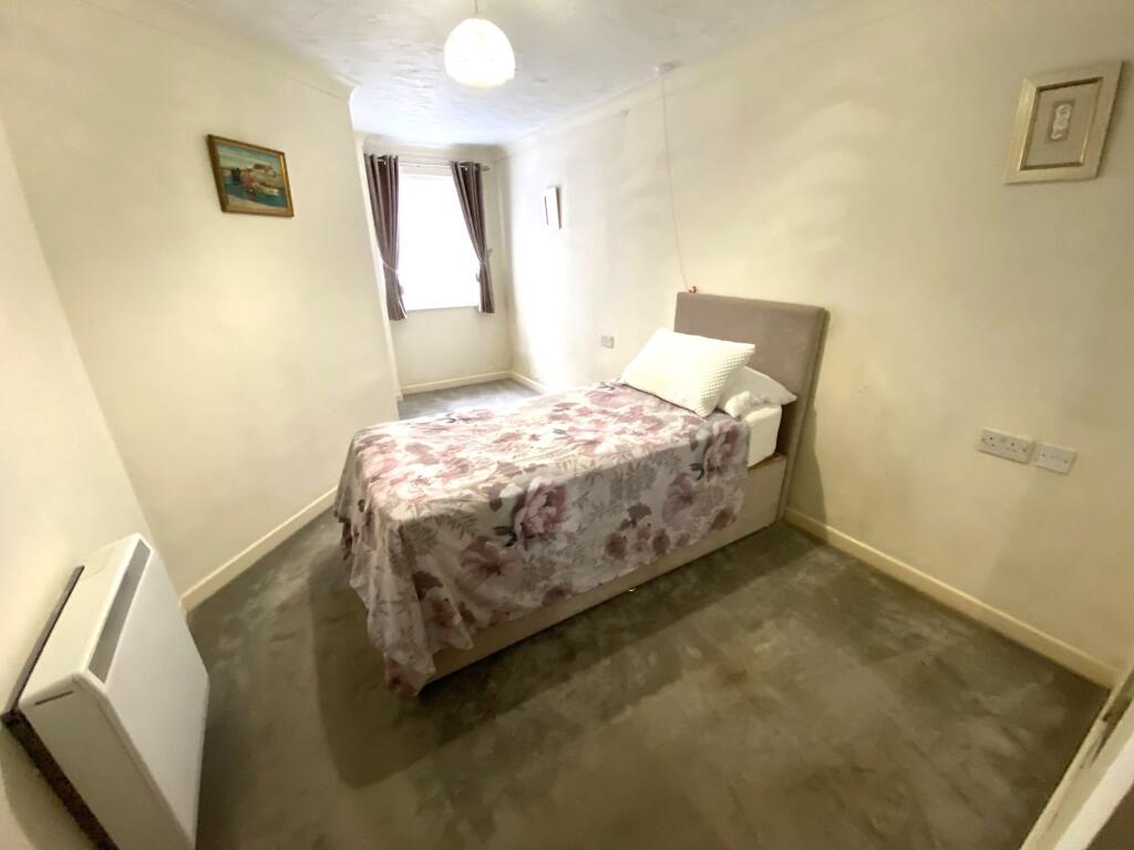 Apartment in Torquay - More