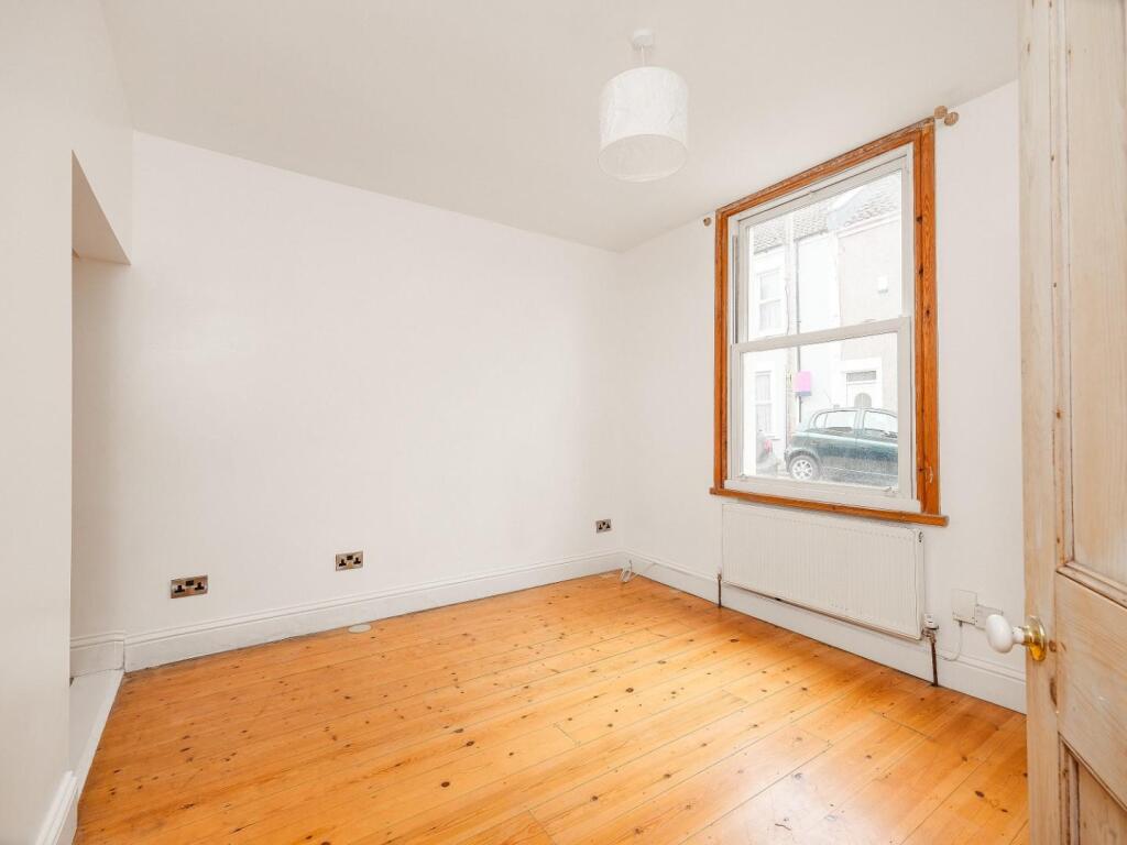 House in Bristol, Windmill Hill, Bedminster - More