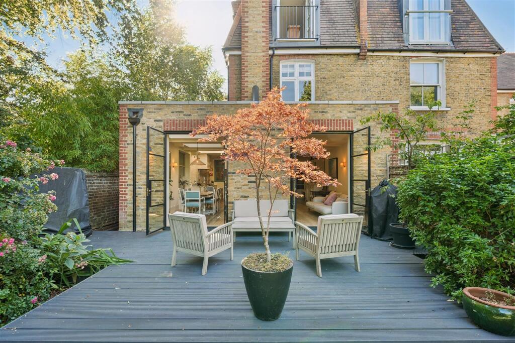 House in London - View 5