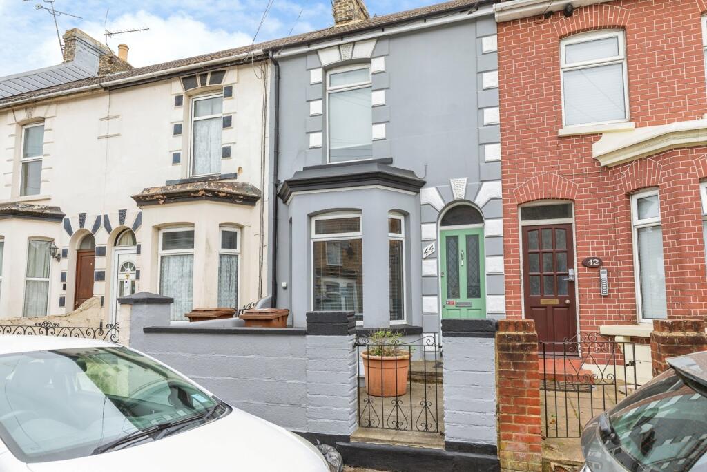 Main image of property: Waterloo Road, Gillingham, Kent, ME7