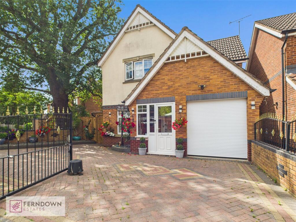 3-bed detached on Ludworth Avenue, Marston Green, Birmingham, B37, £385,000