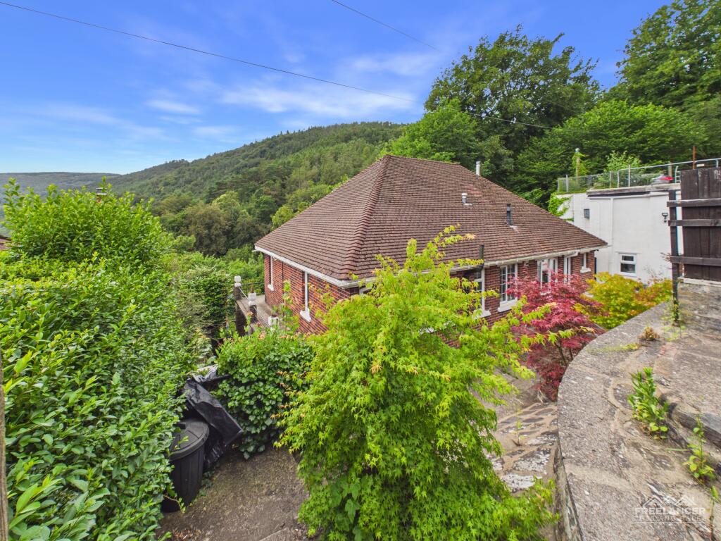 House in Newport, Abercarn - View 2