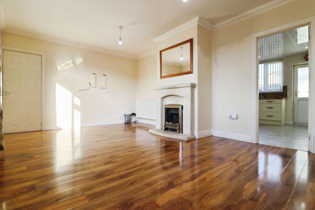 Coldbrook Road East, Barry, CF63 photo 4