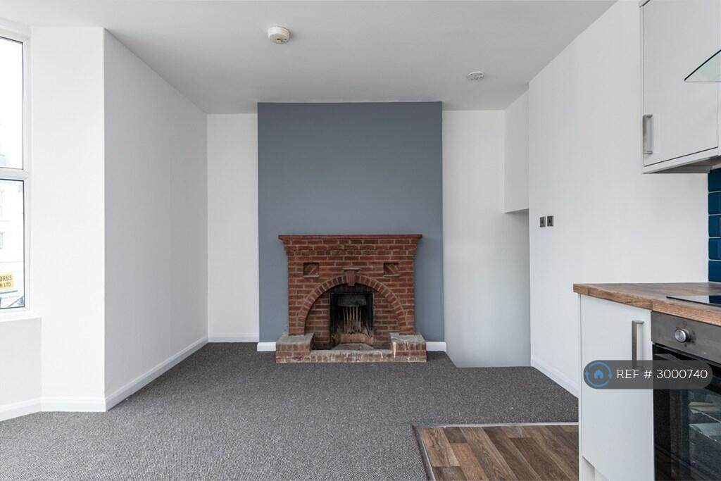 Apartment in Canterbury - View 4