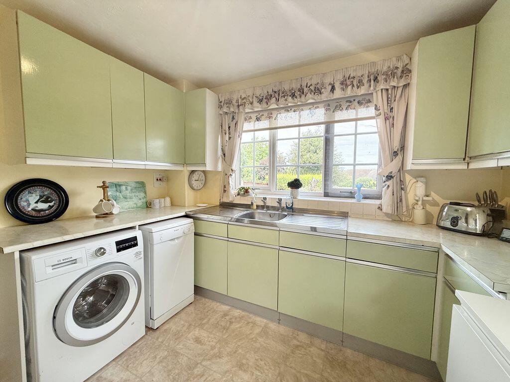 House in Luton, Chalgrave - View 3