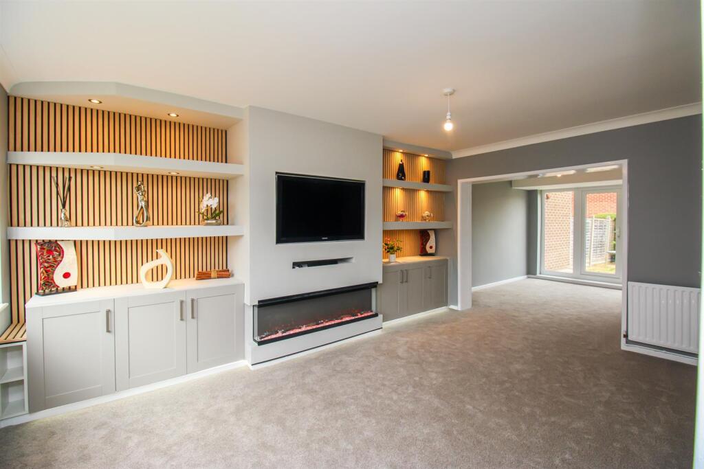 House in Wakefield - View 2