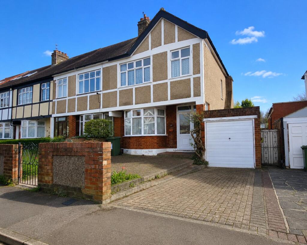 Main image of property: Grosvenor Drive, Hornchurch, Essex, RM11
