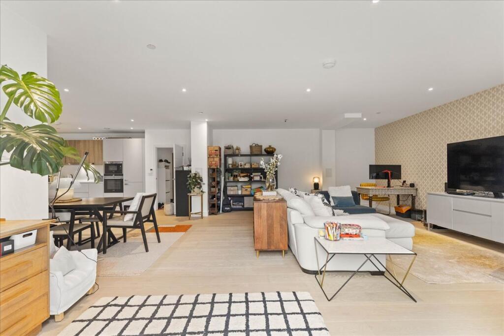 Apartment in London - More