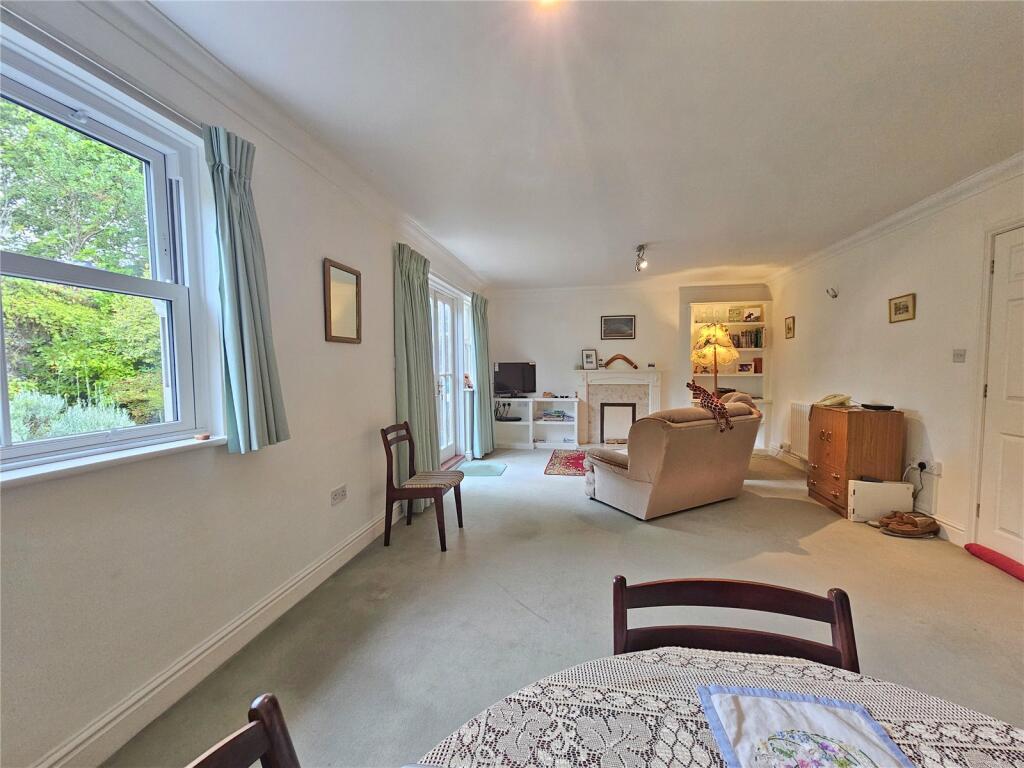 Egmont Mews, Rumbolds Hill, Midhurst, West Sussex, GU29 photo 4