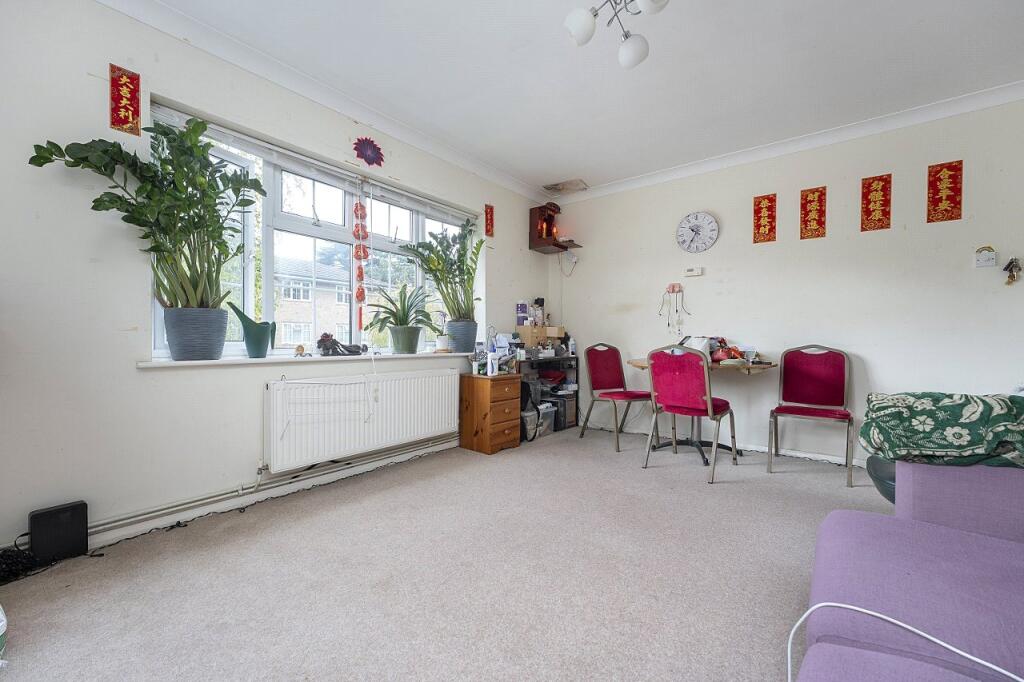 Apartment in Sutton - View 5