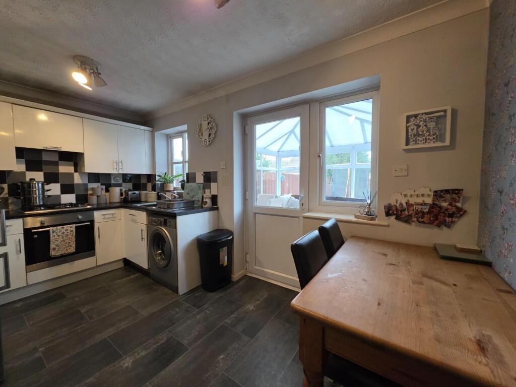 Cleveland Place, Northampton - More