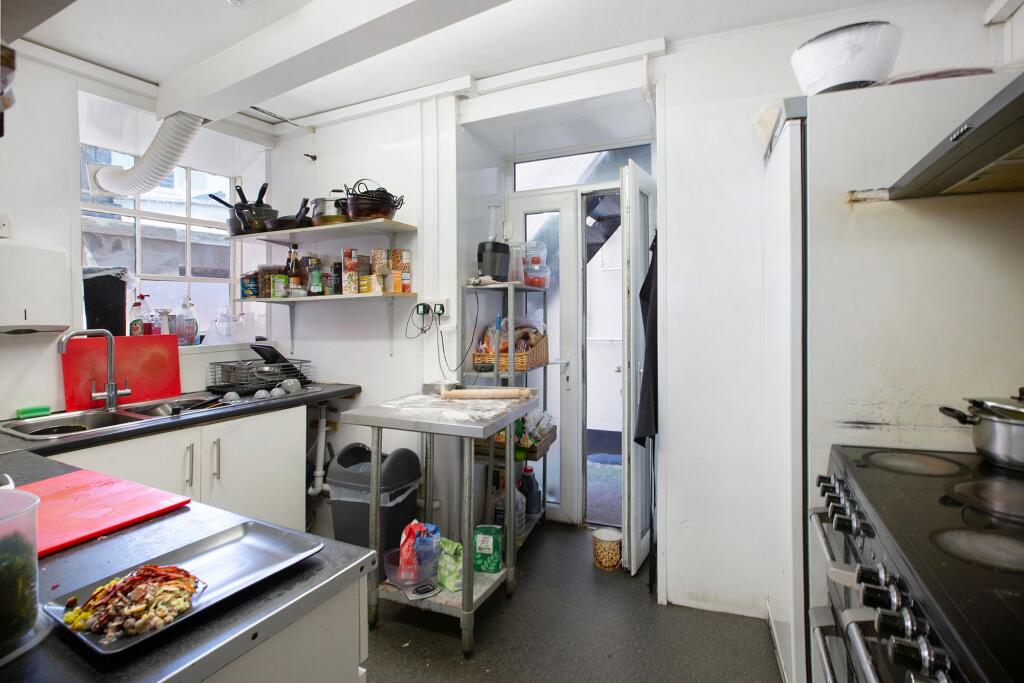 Apartment in Torquay - View 4