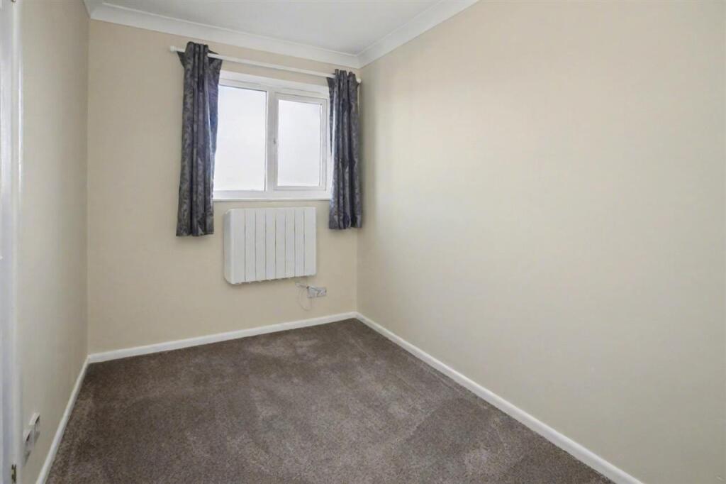 House in Houghton Conquest, Central Bedfordshire - More