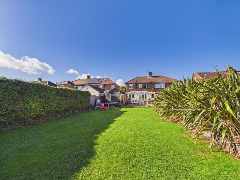 Mill Hill Avenue, Pontefract photo 4