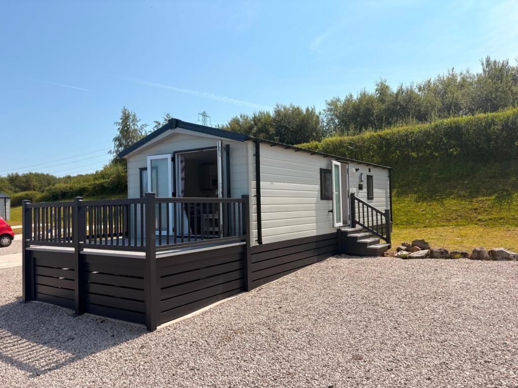 2-bed caravan on Carnforth, Carnforth, LA6 1FE, £59,995