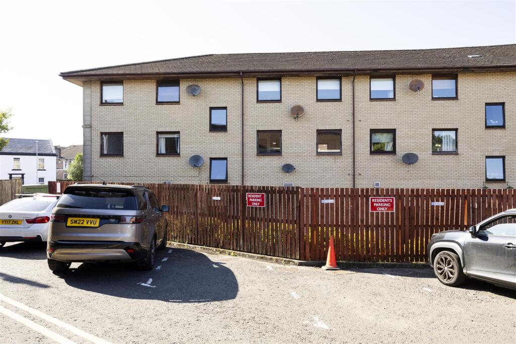 Apartment in Glasgow - View 2