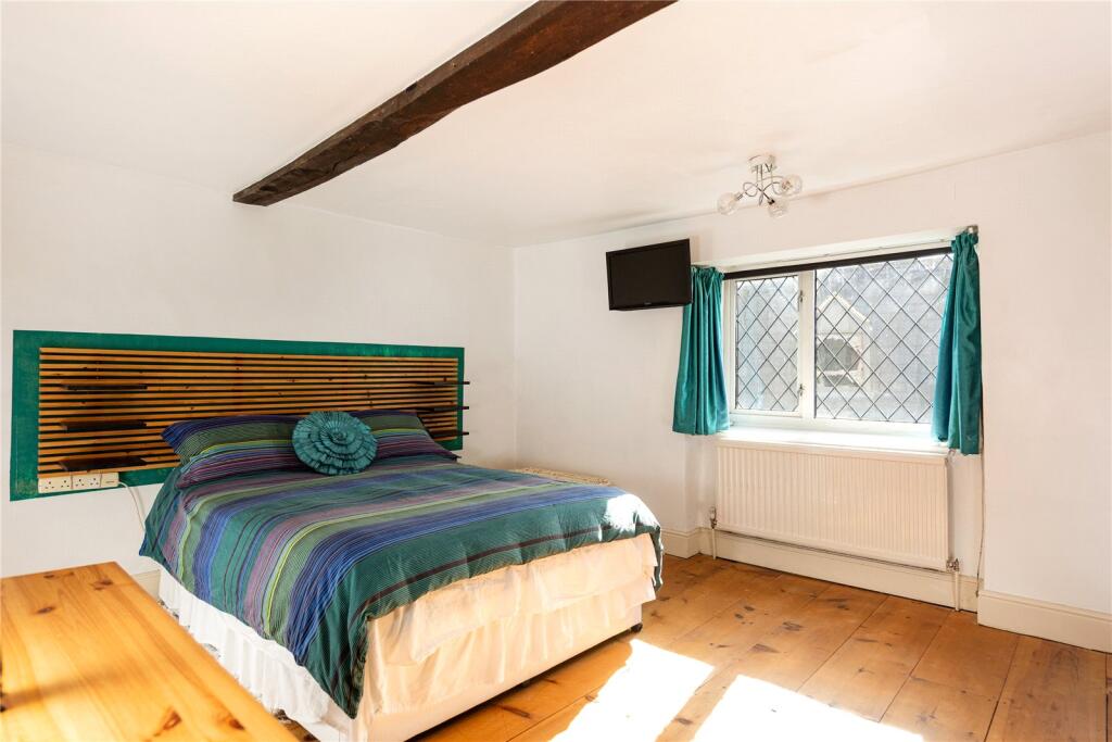 House in Northampton - More