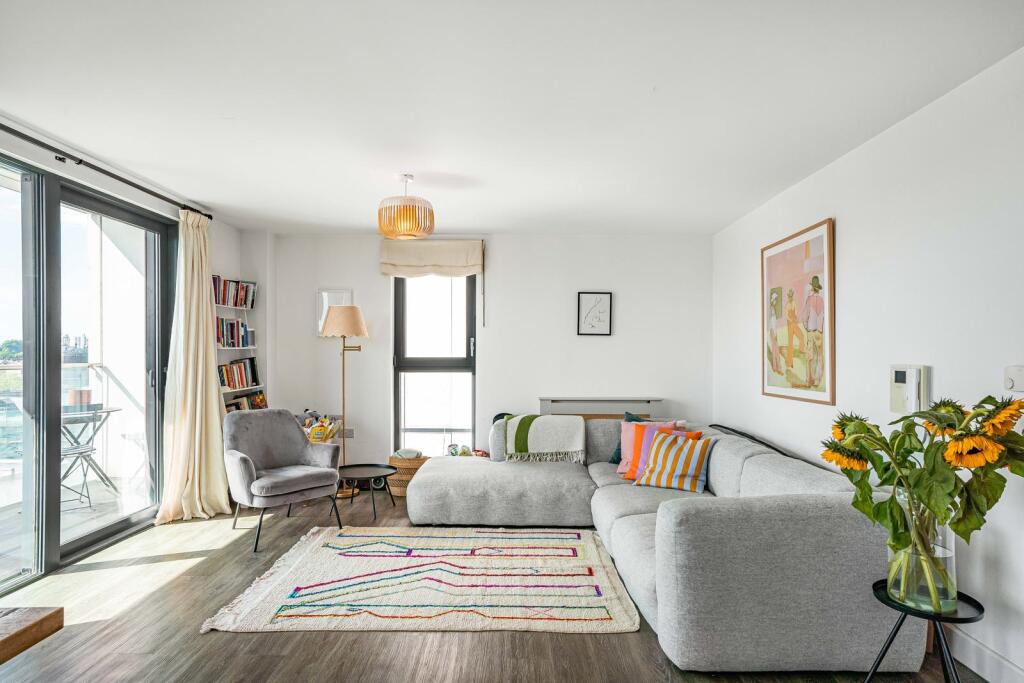 Apartment in London - More